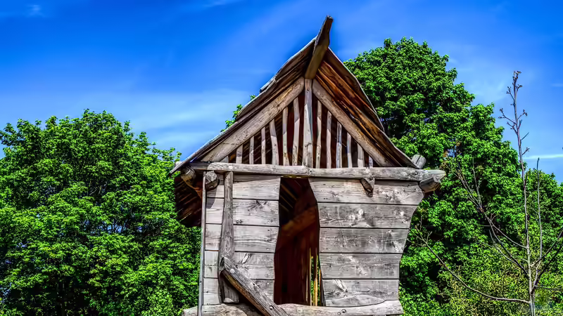 Ein Spielhaus im Garten planen: Das ist zu beachten