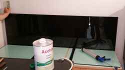Becken wird geklebt